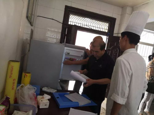 長安區(qū)教育局后勤管理中心羅科長蒞臨我校檢查食品衛(wèi)生安全工作